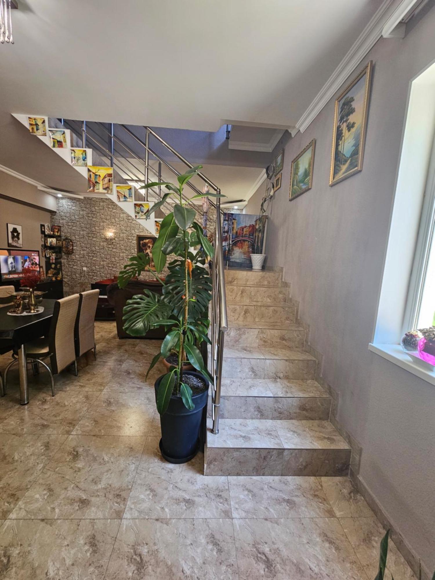 Guesthouse Different Тбилиси Екстериор снимка