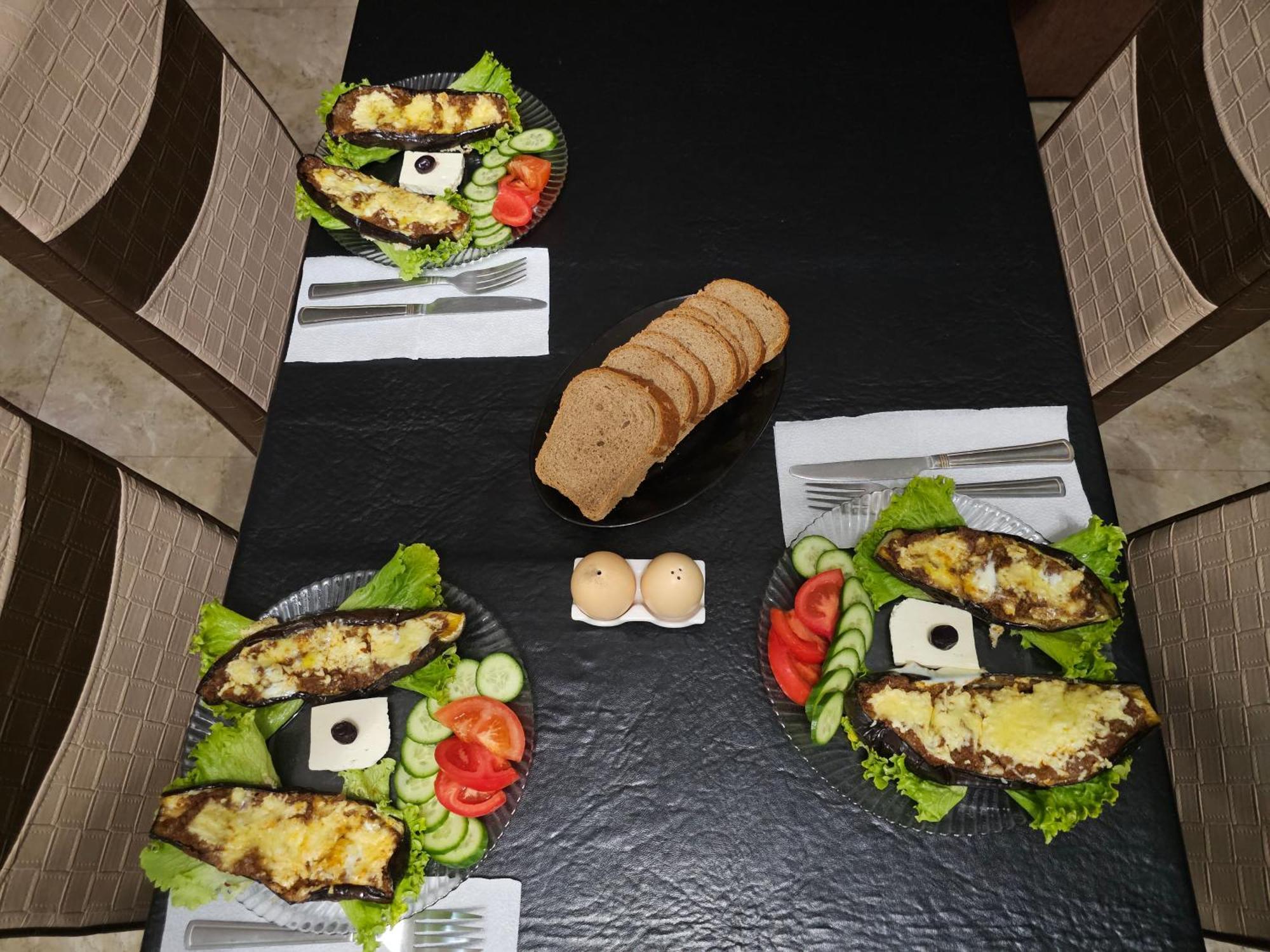 Guesthouse Different Тбилиси Екстериор снимка